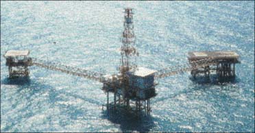 Picture of an ocean rig